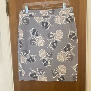 Ann Taylor Women’s Skirt--Gray,White Black Floral Print-Fully Lined-Sz8